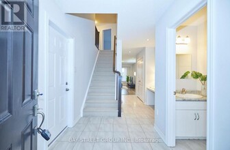 15 Kenmar Ct in St Catharines, ON - Building Photo - Building Photo