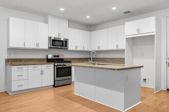 81 Savannah in Lake Forest, CA - Building Photo - Building Photo
