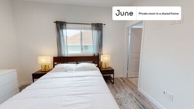 Private bedroom in 5 bed/7 bath Home in Los Angeles, CA - Building Photo - Building Photo