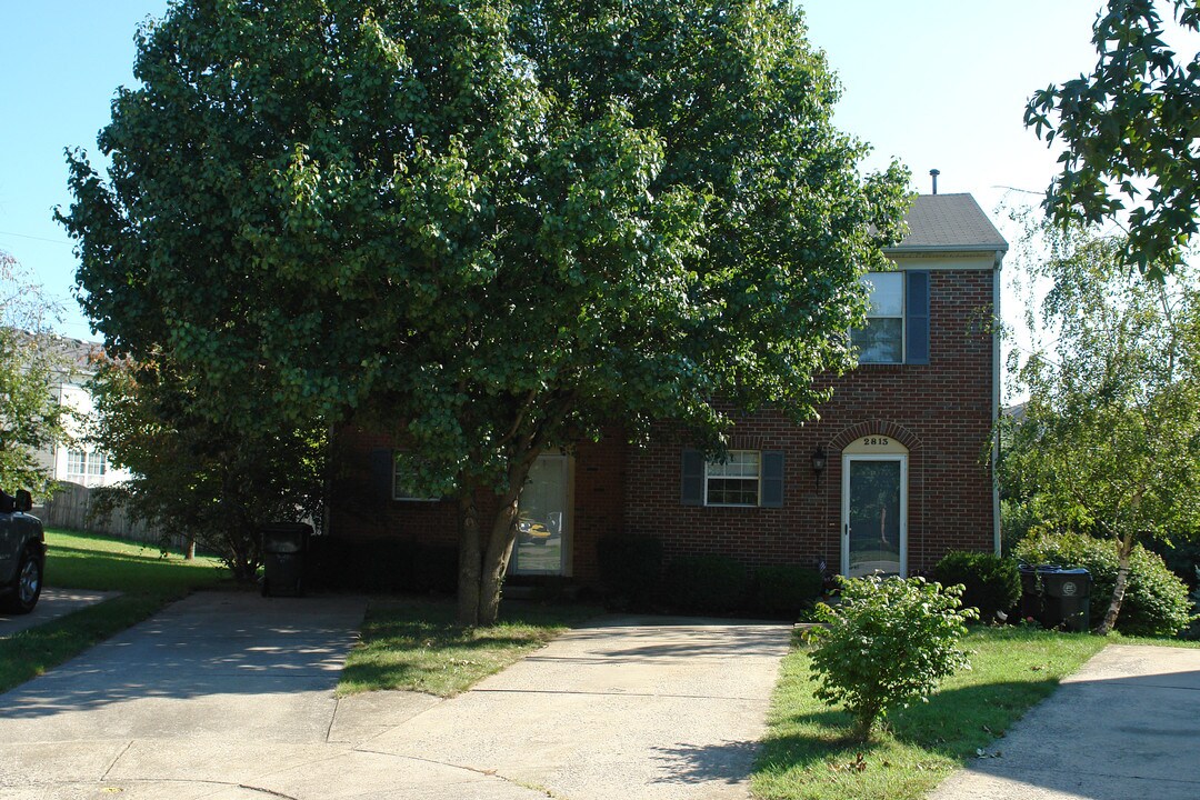 2811-2815 Point Ct in Lexington, KY - Building Photo