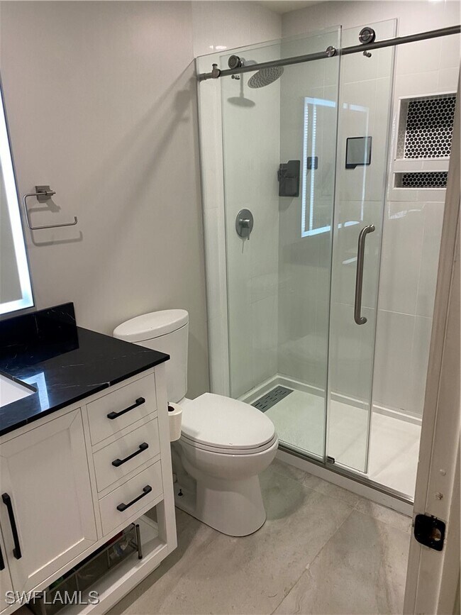 5717 Lago Villaggio Way in Naples, FL - Building Photo - Building Photo