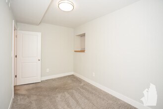 2326 N Southport Ave, Unit GDN in Chicago, IL - Building Photo - Building Photo