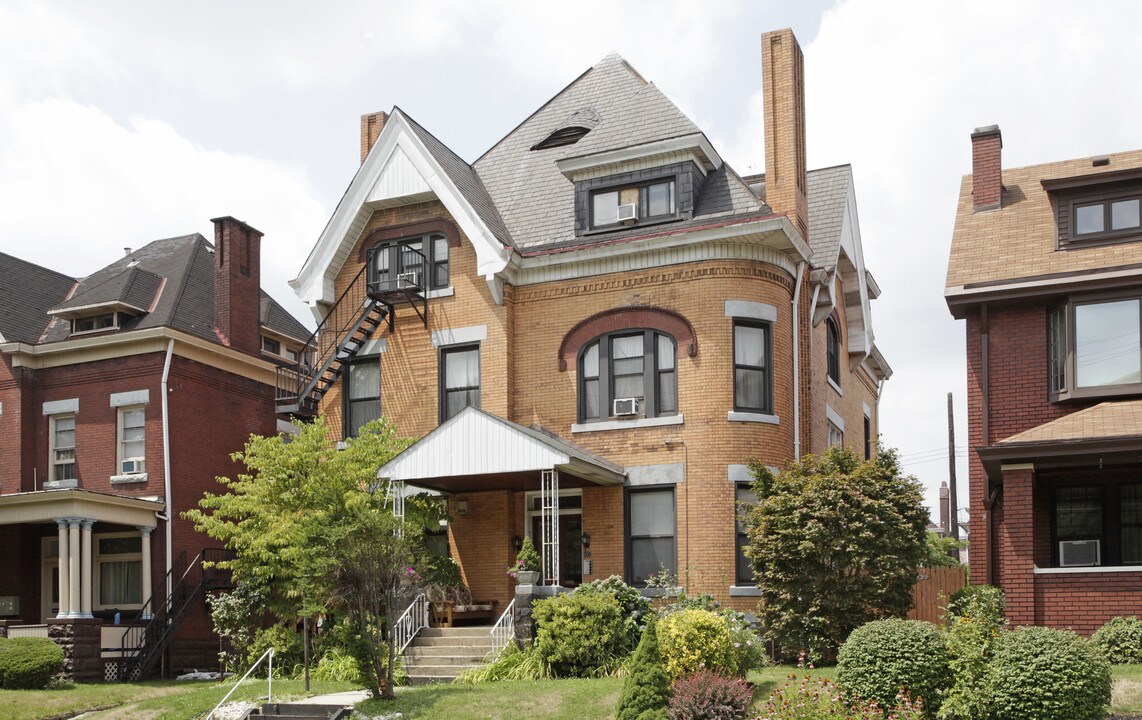 342 S Pacific Ave in Pittsburgh, PA - Foto de edificio