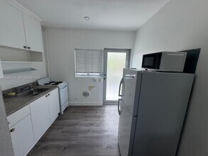 1560 West Ave in Miami Beach, FL - Building Photo - Building Photo