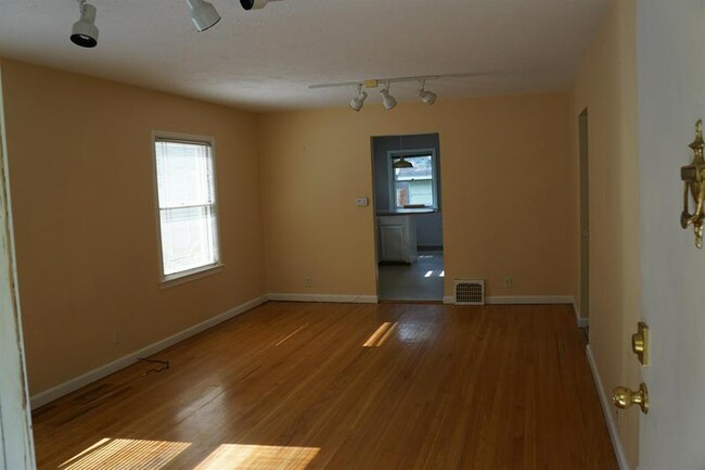 547 S 11th Ave in Pocatello, ID - Building Photo - Building Photo