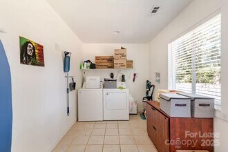 817 E 17th St in Charlotte, NC - Foto de edificio - Building Photo