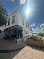 102 E Alamo St in Brenham, TX - Building Photo