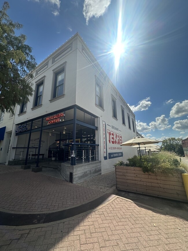 102 E Alamo St