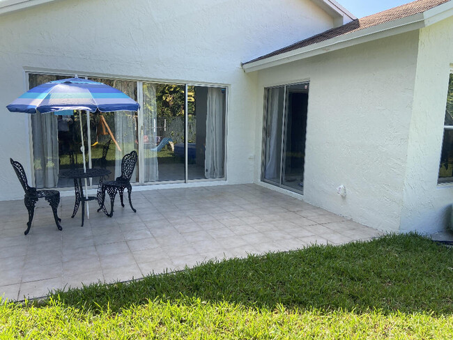 9112 Pine Springs Dr in Boca Raton, FL - Building Photo - Building Photo