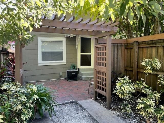 property at 807 1/2 S Fremont Ave