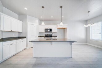 16168 S Truss Dr in Bluffdale, UT - Building Photo - Building Photo