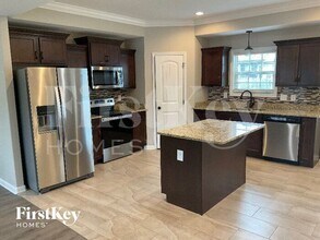 1561 Kestrel Dr in Clarksville, TN - Building Photo - Building Photo