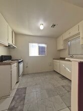 45565 King St in Indio, CA - Foto de edificio - Building Photo