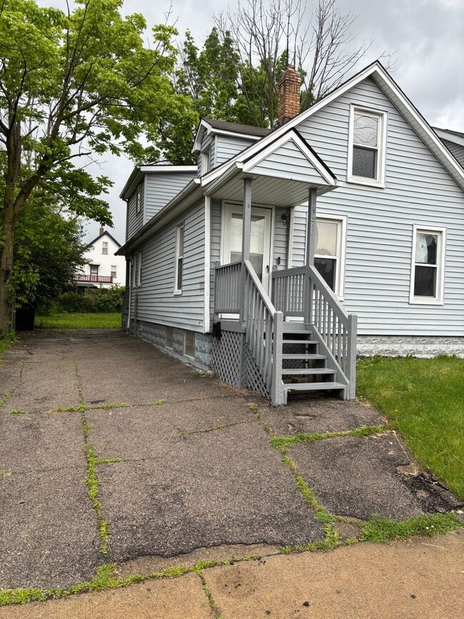 10317 Reno Ave in Cleveland, OH - Building Photo - Building Photo