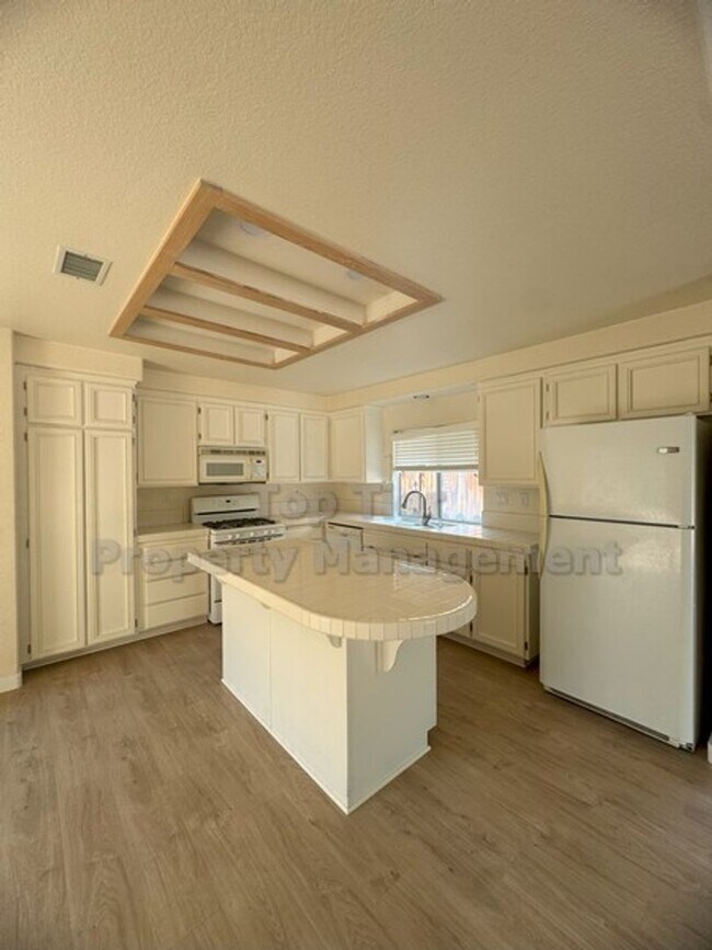 4458 Old River St in Oceanside, CA - Building Photo - Building Photo