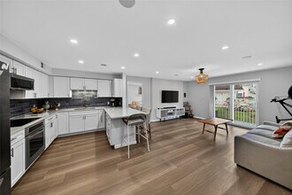 700 SE 2nd Ave in Deerfield Beach, FL - Building Photo - Building Photo