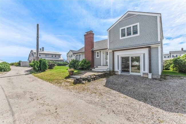 2188 Ocean Blvd in Rye, NH - Foto de edificio - Building Photo