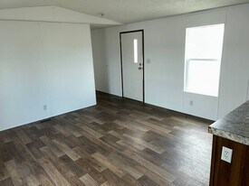 308 Mark Rd in Dillon, SC - Building Photo