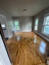 206 N Lawe St, Unit Upper 2 in Appleton, WI - Building Photo - Building Photo