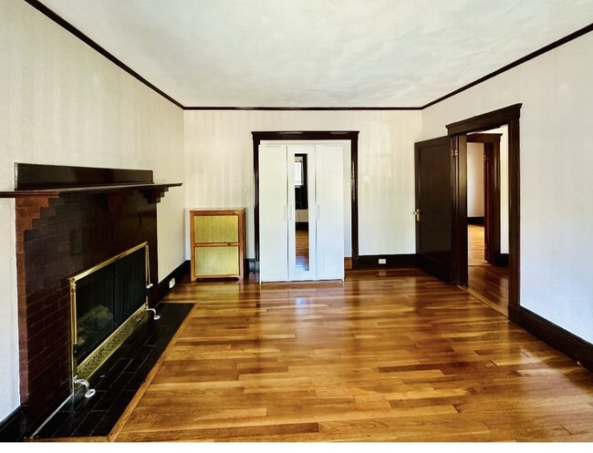 9 Roberts Rd, Unit 2