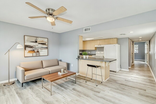 property at 2912 E Columbus Dr