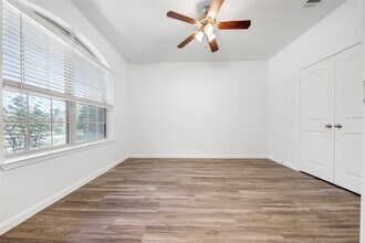 18202 Fehmarn Sound Cir in Houston, TX - Foto de edificio - Building Photo