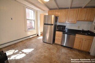 232 Cambridge St, Unit 8 in Boston, MA - Building Photo