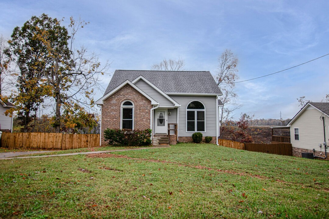 125 Whitehall Dr in Clarksville, TN - Building Photo