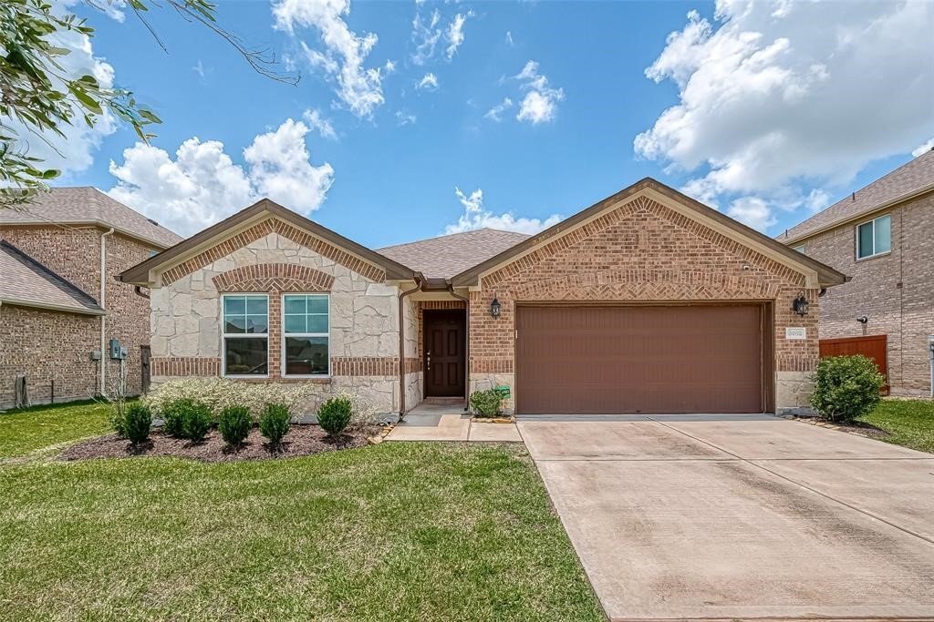 6051 Pearland Pl in Pearland, TX - Foto de edificio