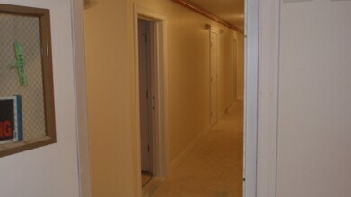 20 W Rosseter St in Brockton, MA - Building Photo - Building Photo