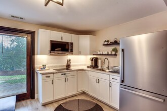 6911 47th Street Ct W, Unit Starlight in University Place, WA - Foto de edificio - Building Photo