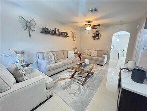 8472 SW 29th St in Miramar, FL - Building Photo - Building Photo