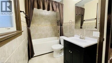 306 E 22nd St in Hamilton, ON - Building Photo - Building Photo