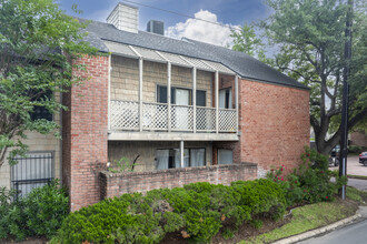 Park St. John Condominiums in Houston, TX - Foto de edificio - Building Photo