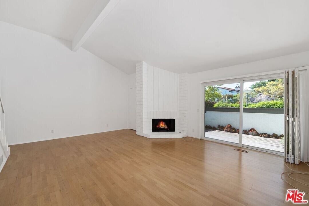 1646 Palisades Dr in Los Angeles, CA - Building Photo