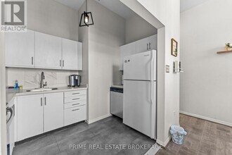 366 Richmond St in London, ON - Building Photo - Building Photo