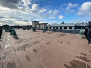 303 D St, Unit 3 in Boston, MA - Foto de edificio - Building Photo