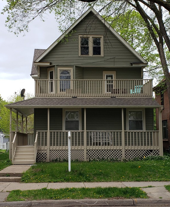 2712 Emerson Ave S in Minneapolis, MN - Building Photo