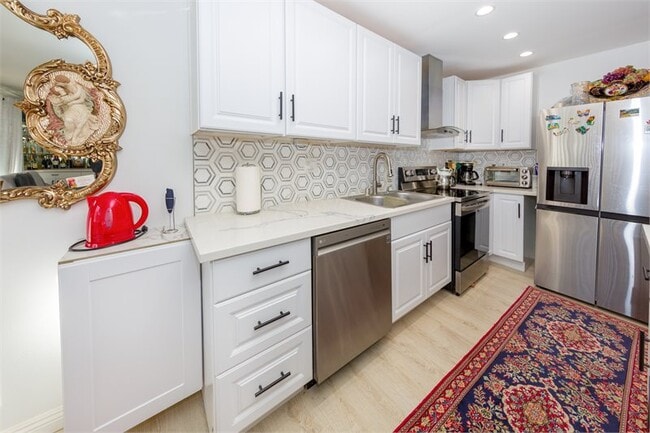 2852 Sawtelle Blvd, Unit Sawtelle in Los Angeles, CA - Building Photo - Building Photo