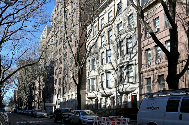 27 W 90th St in New York, NY - Building Photo - Building Photo