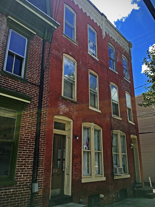 211-213 Briggs St in Harrisburg, PA - Building Photo