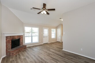 1213 Crooked Creek Ct in Midlothian, TX - Building Photo - Building Photo