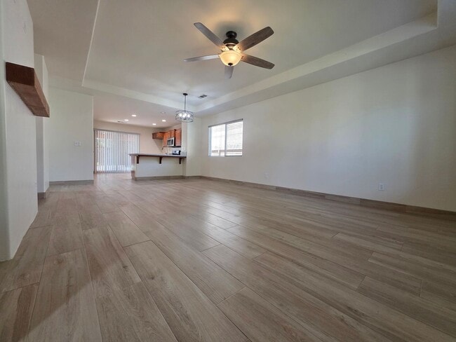 6333 W Clinton Ave in Visalia, CA - Building Photo - Building Photo