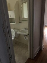 1015 Madison St-Unit -B in Manitowoc, WI - Building Photo - Building Photo