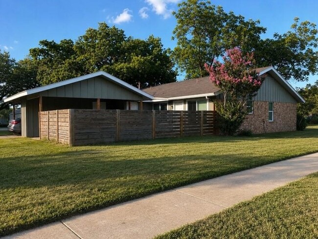 property at 5914 Westcreek Dr