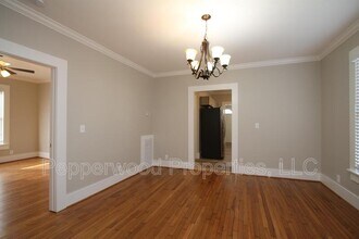 235 S Hampton Dr in Spartanburg, SC - Foto de edificio - Building Photo