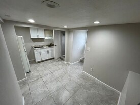 4042 Delta St, Unit Downstairs in San Diego, CA - Building Photo