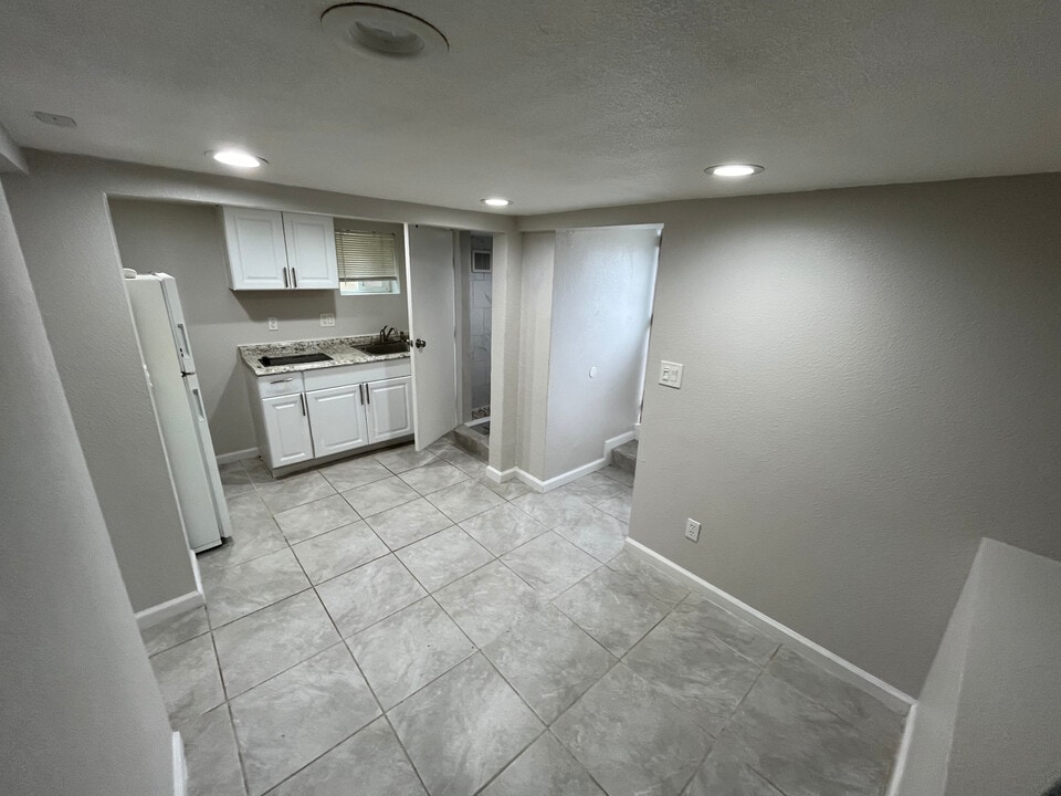 4042 Delta St, Unit Downstairs in San Diego, CA - Foto de edificio