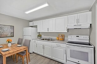 Windrush Apartments in North Fort Myers, FL - Building Photo