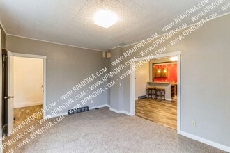 1112 Main St in Jewell, IA - Building Photo - Building Photo